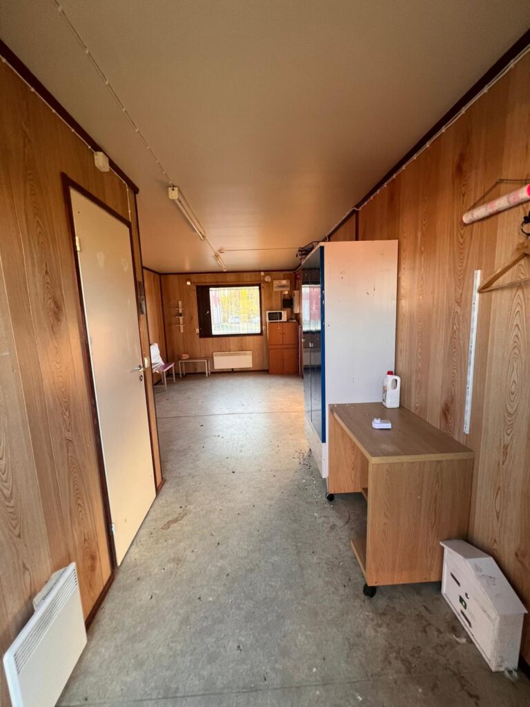 Konttirakennus sisältä