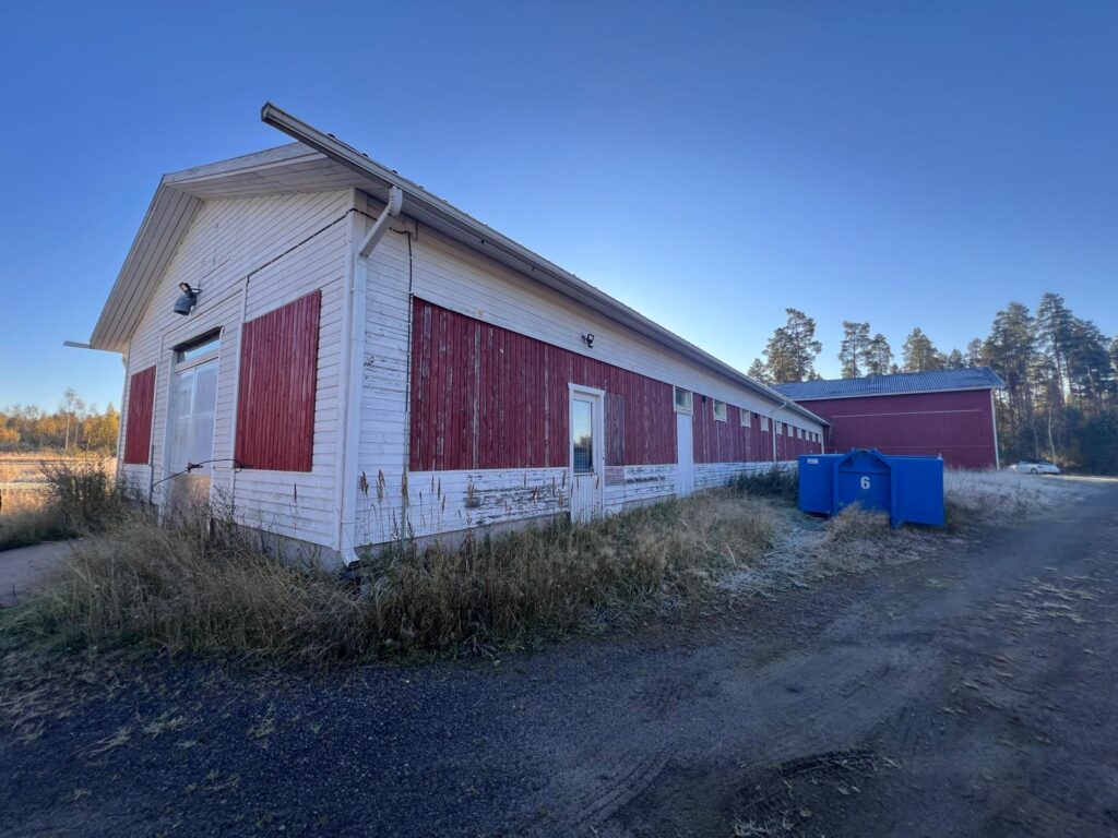 Päärakennuksen talli osa