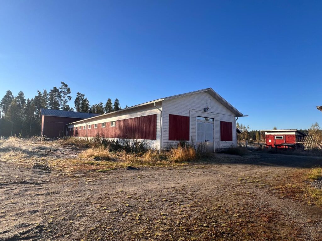 Päärakennuksen talli osa