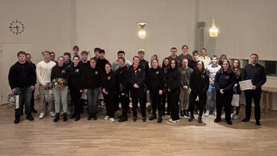 Ryhmäkuvassa vuoden 2025 saavutuksista palkitut urheilijat.