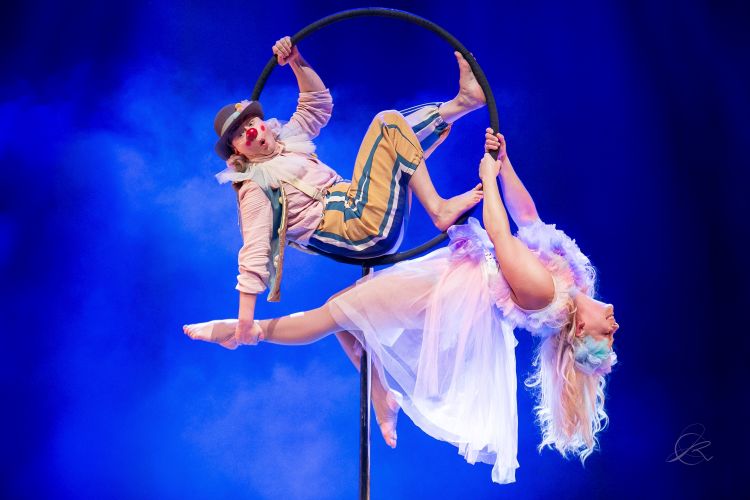 Pelle ja Pilvi -sirkusesitys