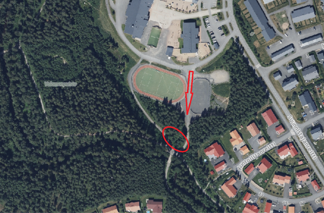 Ilmakuvaan merkitty punaisella ulkokuntosalin työmaa-alue ja sinne kulku.