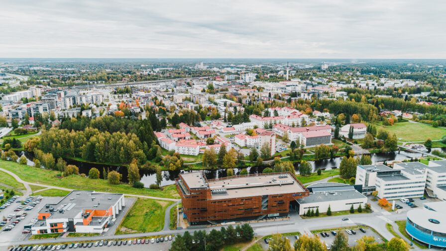 Ilmakuva sykyisestä Seinäjoen keskustasta Framin alueelta päin.